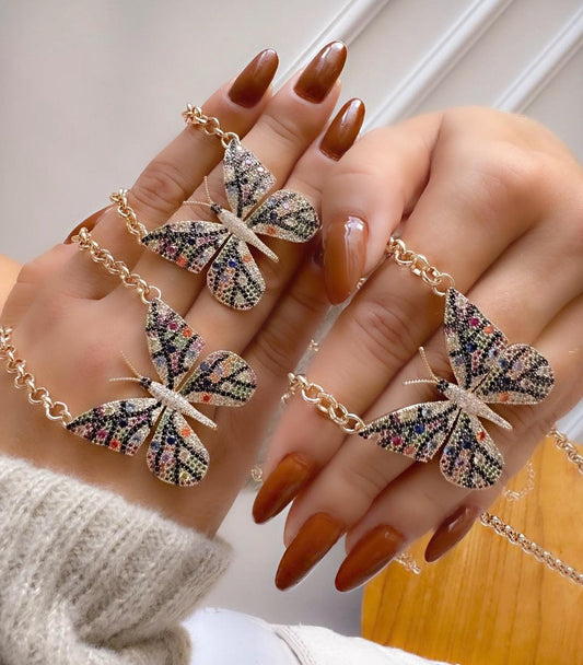 Top 10 Pendant Necklace Styles You'll Love Wearing