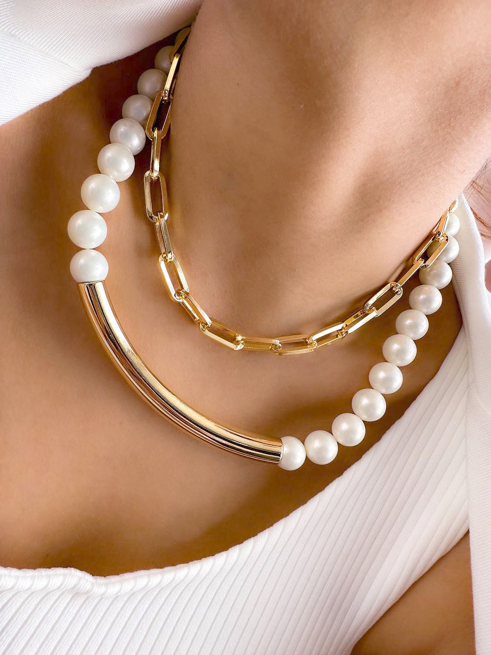Mix and Match Shell Pearls 2 Necklace Choker Sets