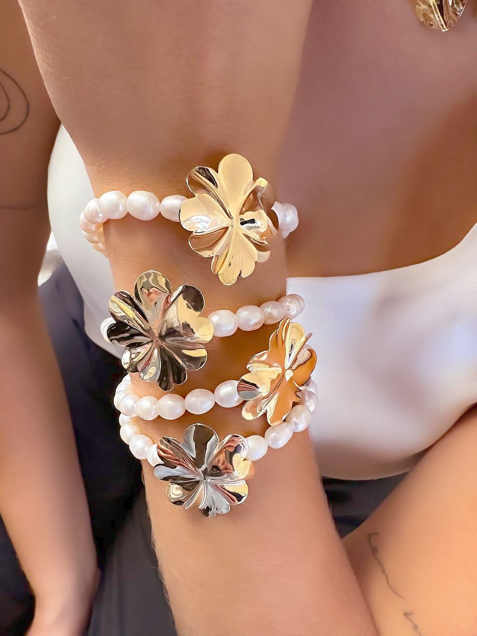 Fresh Water Pearl Bracelet with Gold Flower